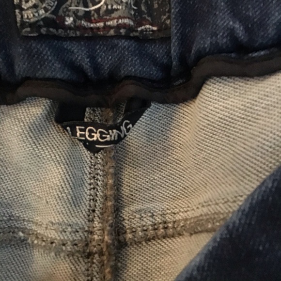 SILVER PULL ON ELASTIC WAIST LEGGING  (L) - Picture 4 of 7